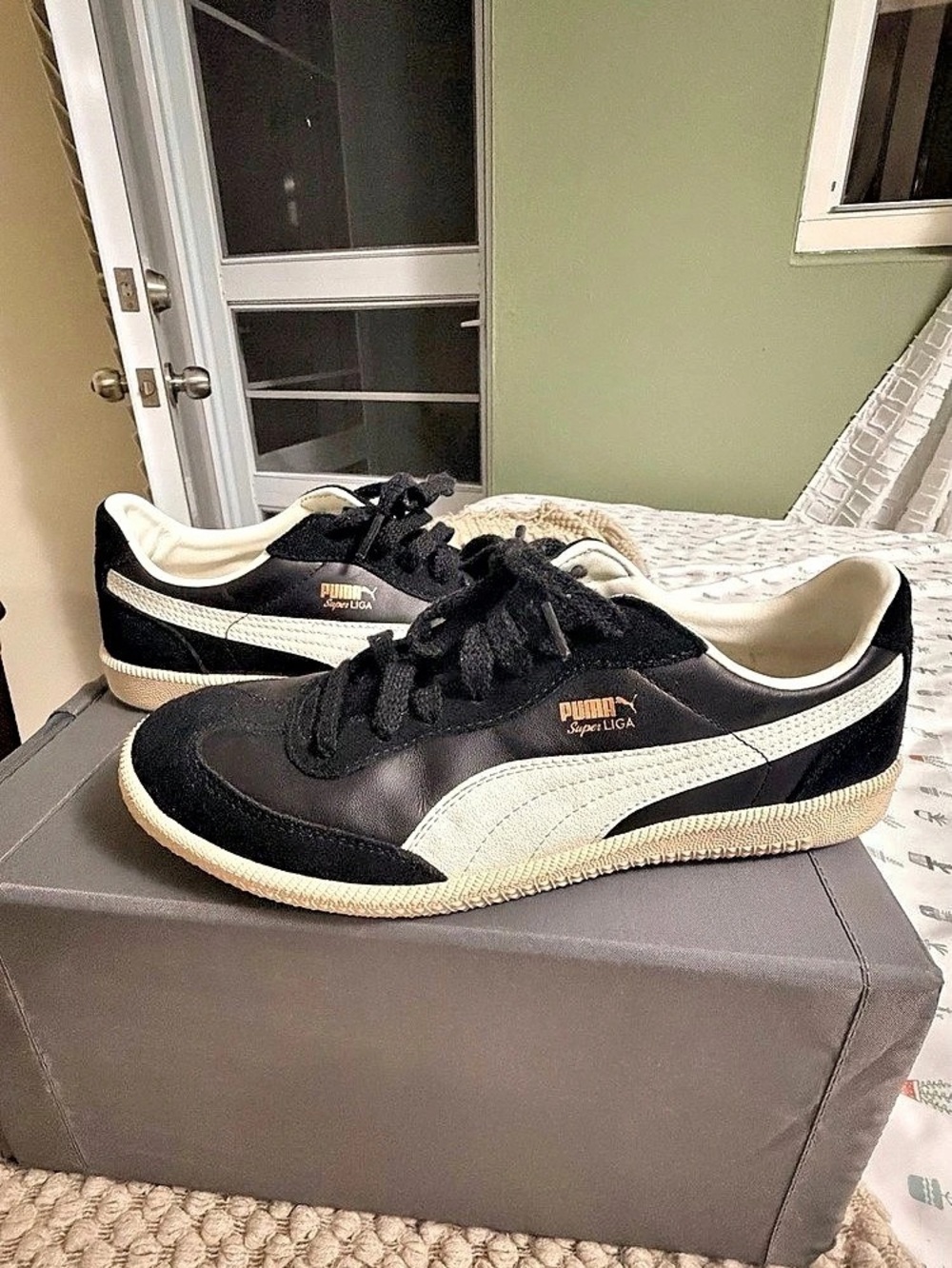 Puma Suede Classic XXI Women's Black & White US 8.5